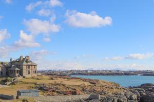 Min Y Mor Trearddur Bay