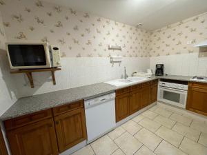 B&B / Chambres d'hotes Sensation, chambre 2 lits pour 3 personnes, avec salle de bain privative : photos des chambres