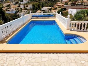 "Traumhaftes Ferienhaus mit Pool und Meerblick - Cumbre del Sol erleben!"