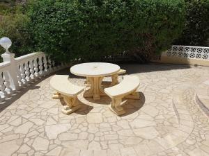 "Traumhaftes Ferienhaus mit Pool und Meerblick - Cumbre del Sol erleben!"