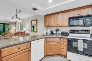 End Unit with Private Views