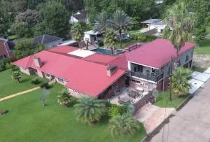 Doc's - 10,000 sq ft of Louisiana Luxury - Hackberry