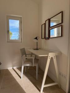 Maisons de vacances EcoLodge romantique proche Lourmarin Piscine Privee Borne recharge : photos des chambres