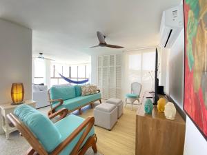 Vista y estilo frente al mar!