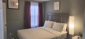 Single Rm or Entire Home Near Uptown Charlotte