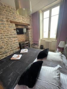 Hotels Hotel du Commerce : photos des chambres