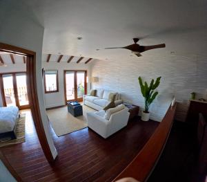 Coastal villa w ocean views & hot tub