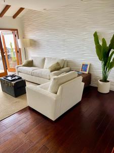 Coastal villa w ocean views & hot tub