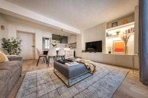 Renovated Apartment Saint-Germain-des-Prés - Le Bon Marché