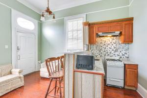 Stay and Play New Orleans Apt Near Downtown