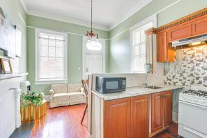 Stay and Play New Orleans Apt Near Downtown