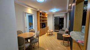 Apartamento Com Sacada perto Shopping Ibirapuera