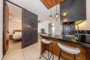 2 BR Oasis with Incredible Rooftop Pool