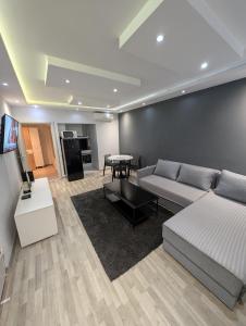 Two-Bedroom Apartment room in Top Belgrade Apartments