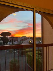 Agréable appartement avec loggia, WIFI & parking proche plage