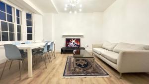 Superb 4 Bedroom Apartment Hyde Park Central London