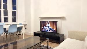 Superb 4 Bedroom Apartment Hyde Park Central London