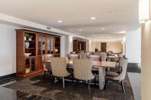 Drury Plaza Hotel Broadview Wichita