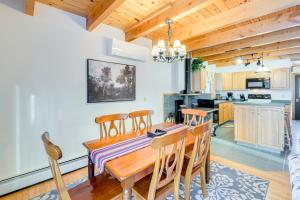 Hot Tub and Boat Dock Waterfront Maine Retreat!