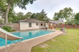 Tomball Home with Game Room Walk to Main Street! - Tomball