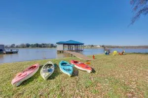 quarter Mi to Emerald Bay Waterfront Bullard Home - Flint