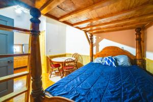 Sunrise and Sunset Views Rural Elkhart Studio!