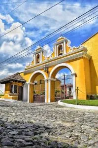 C14 Casas Colonial Grandeza Jacuzzi Gym Sauna - Escuintla