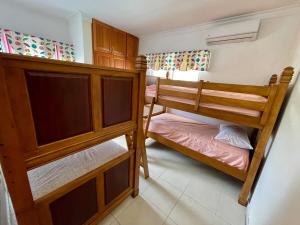 Spacious apartment beach access