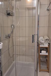 Apartments and rooms with parking space Hvar - 13161