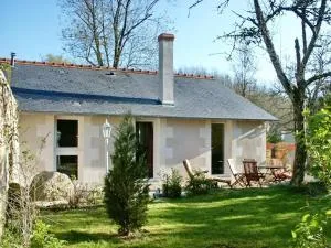 Gîte Familial en Forêt près de Chinon avec Jeux et Terrasse - FR-1-381-232 - Anché