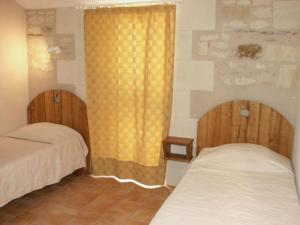Gîte Familial en Forêt près de Chinon avec Jeux et Terrasse - FR-1-381-232