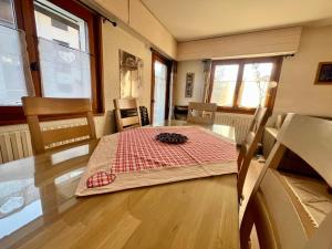 Appartement T3 avec 3 balcons et parking, proche centre - FR-1-624-26