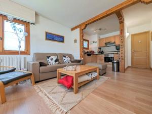 Appartement T3 avec 3 balcons et parking, proche centre - FR-1-624-26