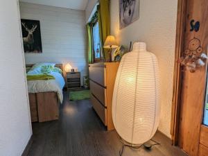 Appartement T3 avec 3 balcons et parking, proche centre - FR-1-624-26