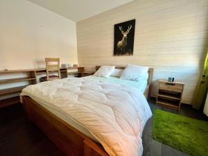 Appartement T3 avec 3 balcons et parking, proche centre - FR-1-624-26