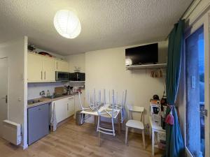 Charmant T2 à Barcelonnette avec balcon et parking - FR-1-804-43