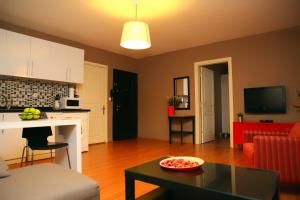 Akin Suites