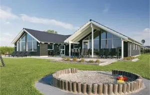 Nice Home In Stege With Sauna - Pollerup Kullegård