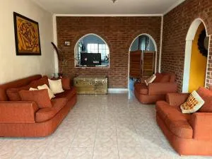 Spacious 3BDR house in Chivilcoy with swimming pool and view - 奇维尔科伊