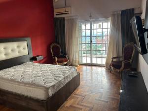 Spacious 3BDR house in Chivilcoy with swimming pool and view