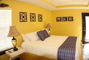 Vibrant NewOrleans style retreat