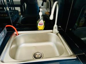 1BDM Aptmt Free Wifi,TV, NETFLIX,FRIDGE,KITCHEN-busy area