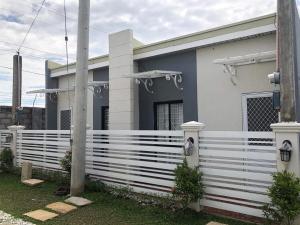 Modern Country Inspired home with High-speed Wifi