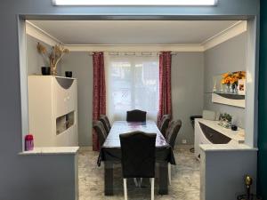 Appartements 3 chambres cozy proche de Paris : photos des chambres