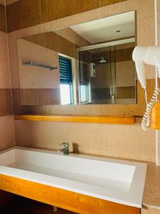 Long Beach Laamu Hotel