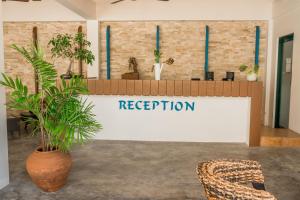 Long Beach Laamu Hotel