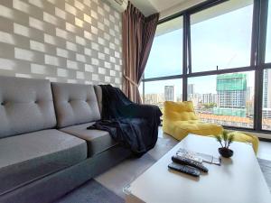 SoftGrey 2 Rooms Apartment, 4 plus 2 Pax at Urban Suites