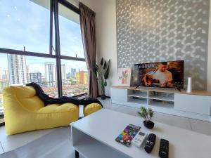 SoftGrey 2 Rooms Apartment, 4 plus 2 Pax at Urban Suites