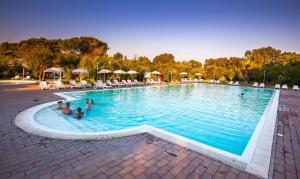 Feriendorf Le Tamerici Mobilehome Capri für 6 Personen