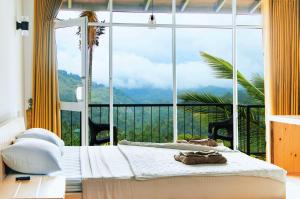 Ella Nine Arch lodge